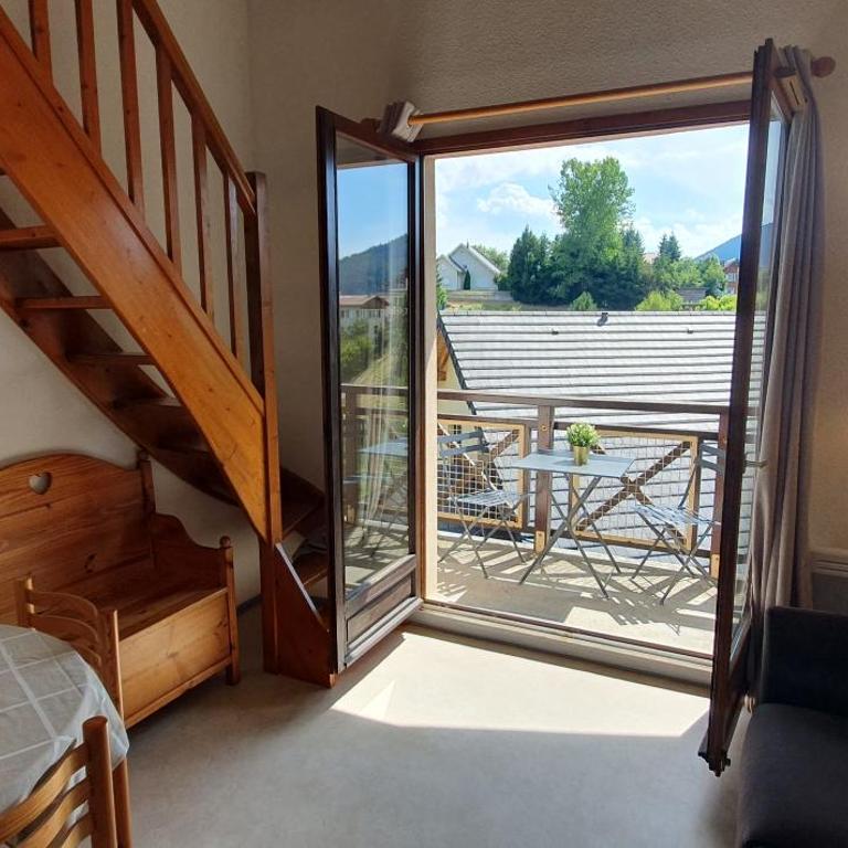 Duplex cosy jolie vue balcon à 700m du centre - Two-Bedroom Apartment with Mountain View - 3