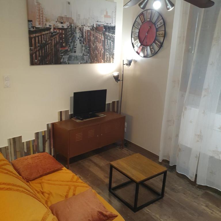 Studio climatisé proche PALAIS DES PAPES WIFI - Apartment mit 1 Schlafzimmer - 2