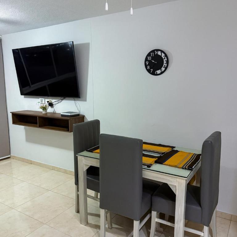 Apartamento cerca a centros comerciales y aeropuerto - Apartamento - 4