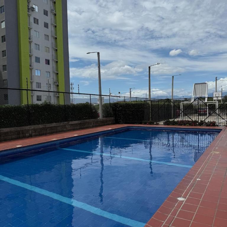 Apartamento cerca a centros comerciales y aeropuerto - Apartamento - 14