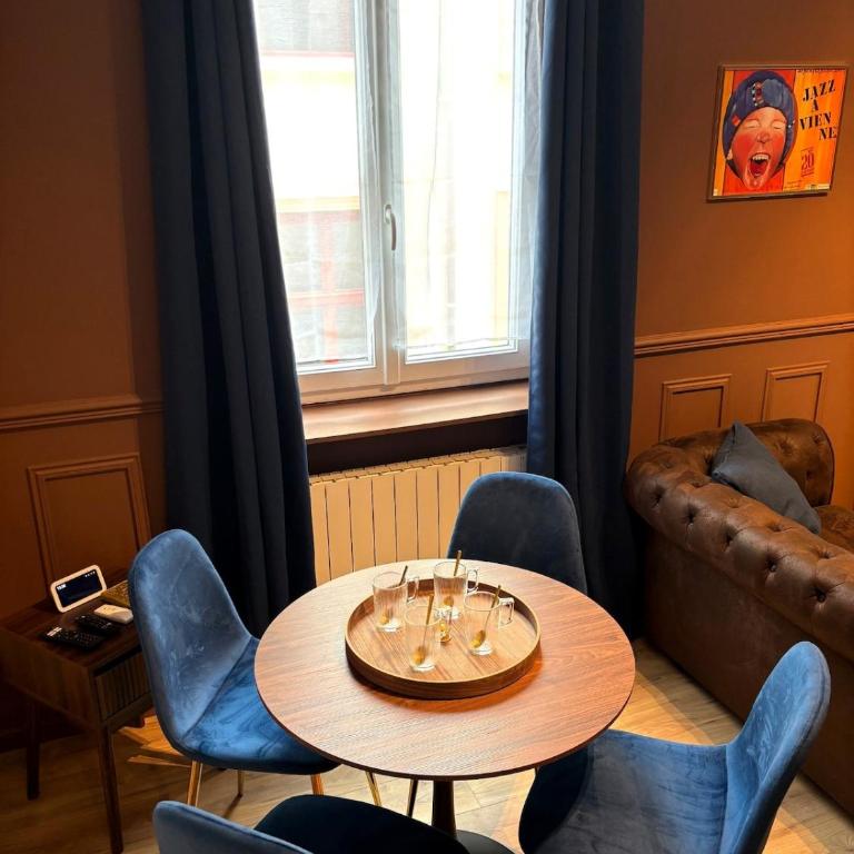 Cinéma & Ambiance Jazz Cosy au cœur de Vienne - Netflix - Hypercentre - Blue Note - France - Studio Familial - 10