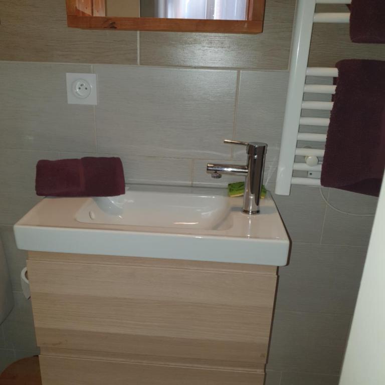 studio 2 chambres intramuros climatisé - Apartment mit 1 Schlafzimmer - 5