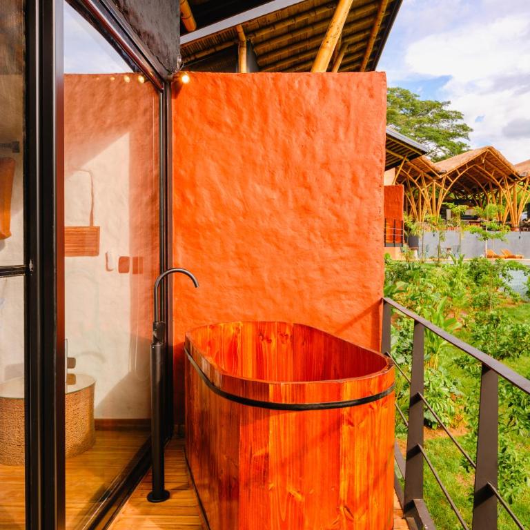Kawa Bamboo Retreat - King Room with Jacuzzi - 4