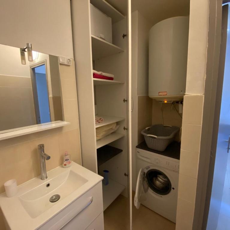 Nice hillside with 100 sqm private garden - Appartement 2 Chambres - 12
