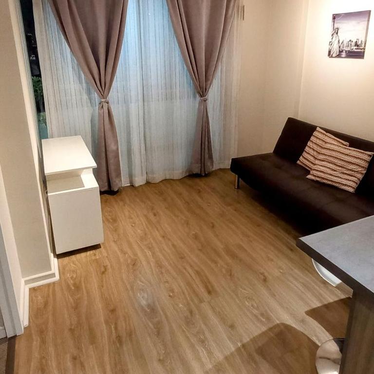 Frente al metro - Funcional y con wifi - La Pinta - One-Bedroom Apartment - 16