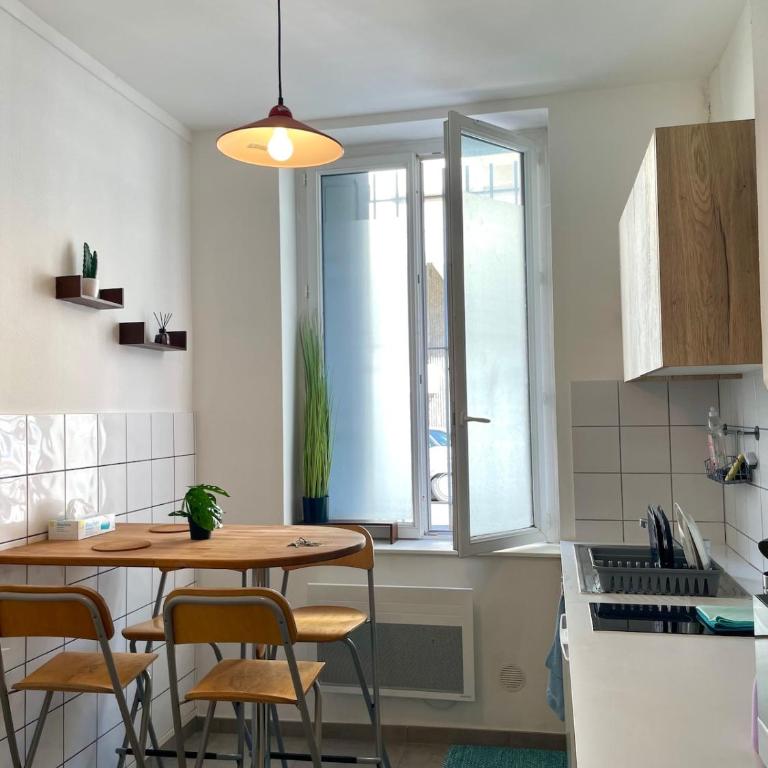 Super cozy apartment avec stationnement gratuit - Appartement 1 Chambre - 2