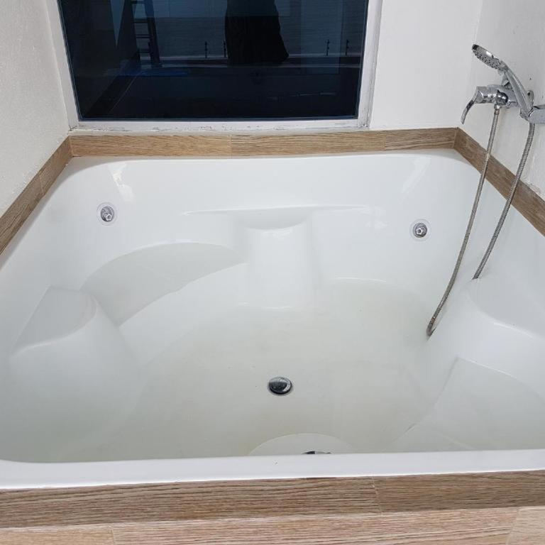 Grand Diamond Beach - Two-Bedroom Apartment - 12