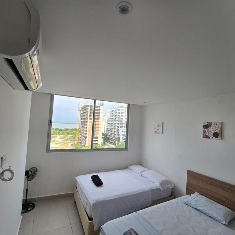 Espectacular Apartamento 9no piso - Three-Bedroom Apartment - 5