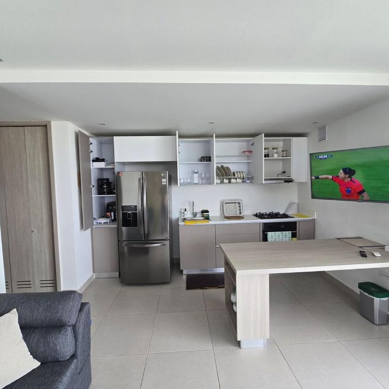 Espectacular Apartamento 9no piso - Three-Bedroom Apartment - 7