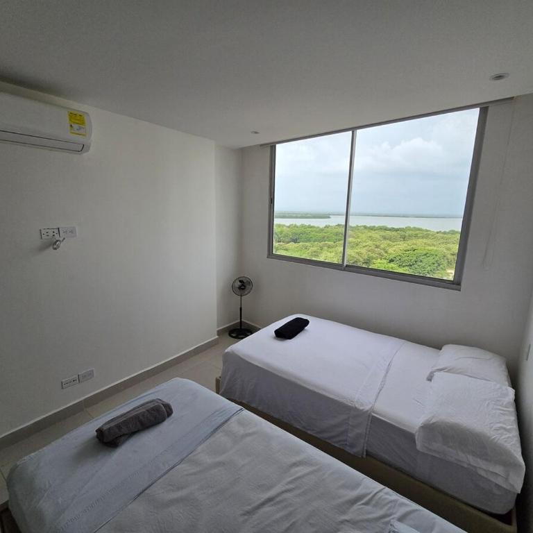 Espectacular Apartamento 9no piso - Three-Bedroom Apartment - 20