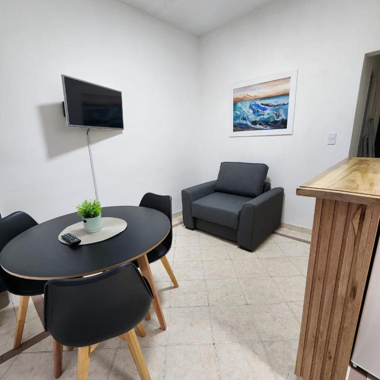 Dpto zona Güemes 2 amb con balcón - One-Bedroom Apartment - 2