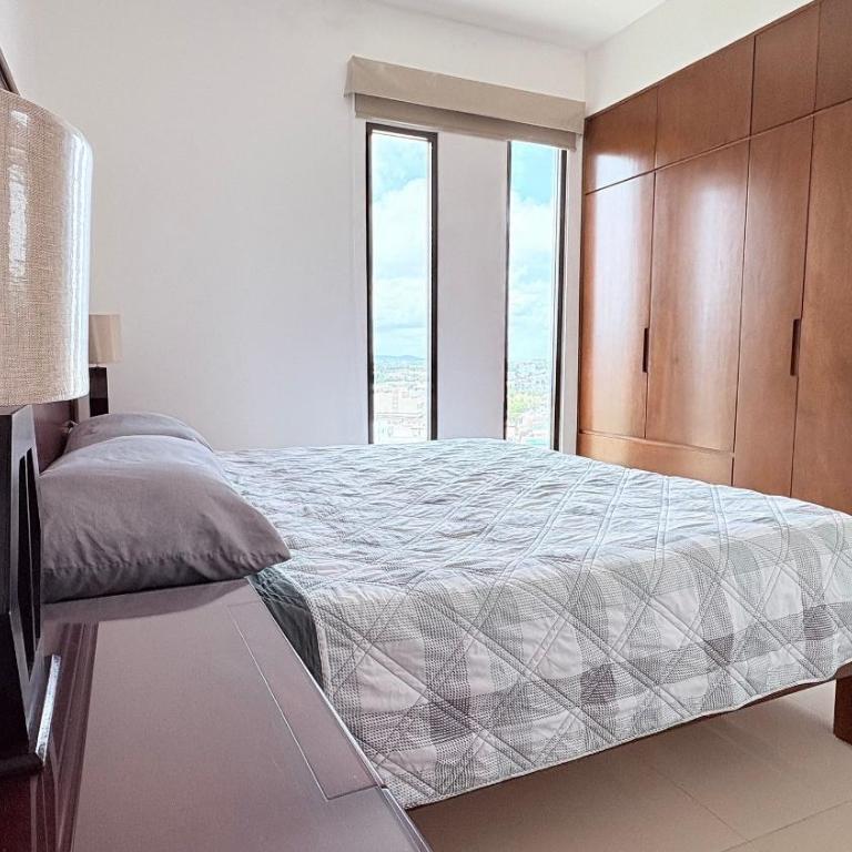 Pool with the best view of the Marina Mazatlán - Apartment - 3