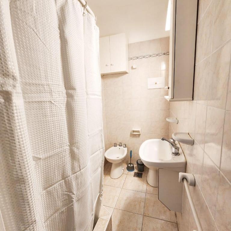 Dpto zona Güemes 2 amb con balcón - One-Bedroom Apartment - 14