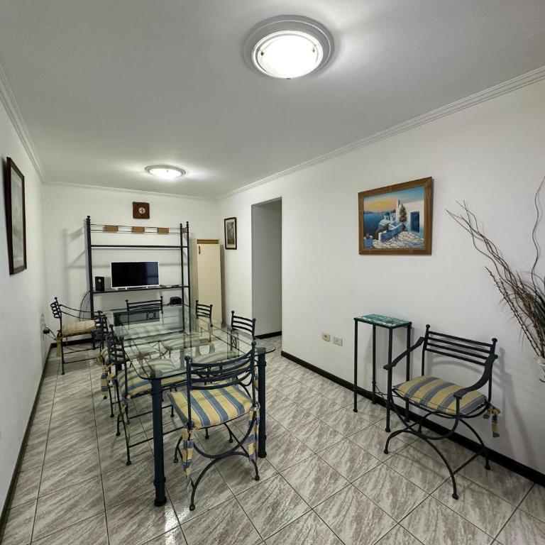 Departamento céntrico amplio con cochera incluida - Apartamento de 1 dormitorio - 1