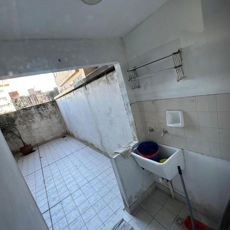 Departamento céntrico amplio con cochera incluida - Apartamento de 1 dormitorio - 8