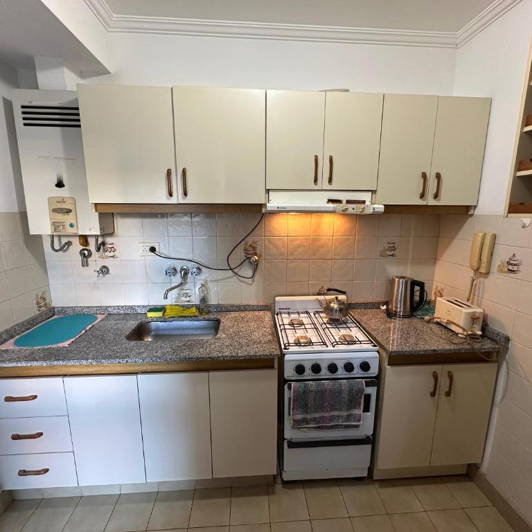 Departamento céntrico amplio con cochera incluida - Apartamento de 1 dormitorio - 9