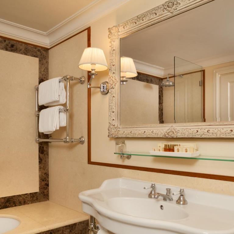 Hotel Executive - Suite con Vista Fiume - 4