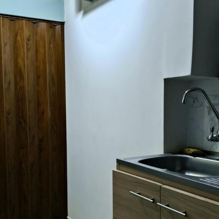 Estudio 1er Piso Parking Moto Cerca Parque Novios - Apartamento de 1 dormitorio - 9