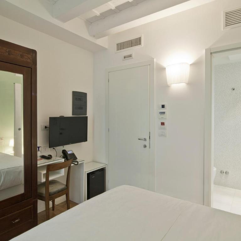 Chiara - Lodge - Camera Familiare con Terrazza - 4