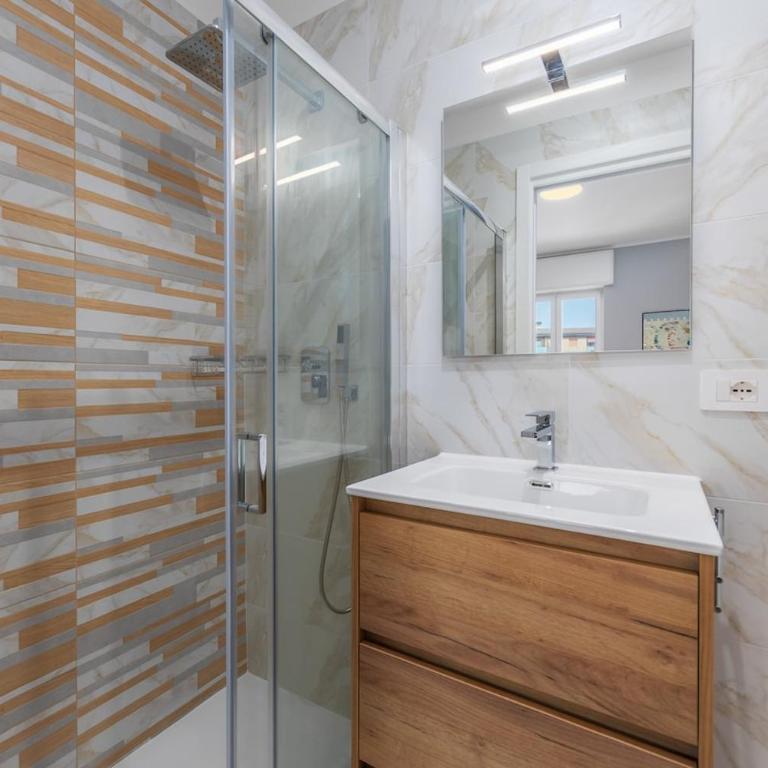 10 min to Malpensa Express, Air Conditioning - Three-Bedroom Apartment - 3