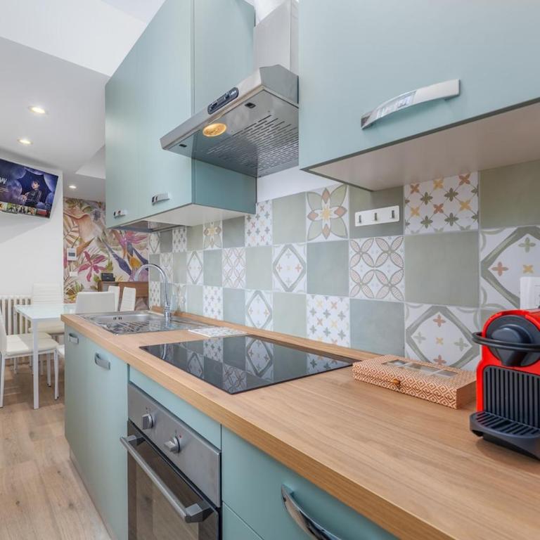 10 min to Malpensa Express, Air Conditioning - Three-Bedroom Apartment - 12