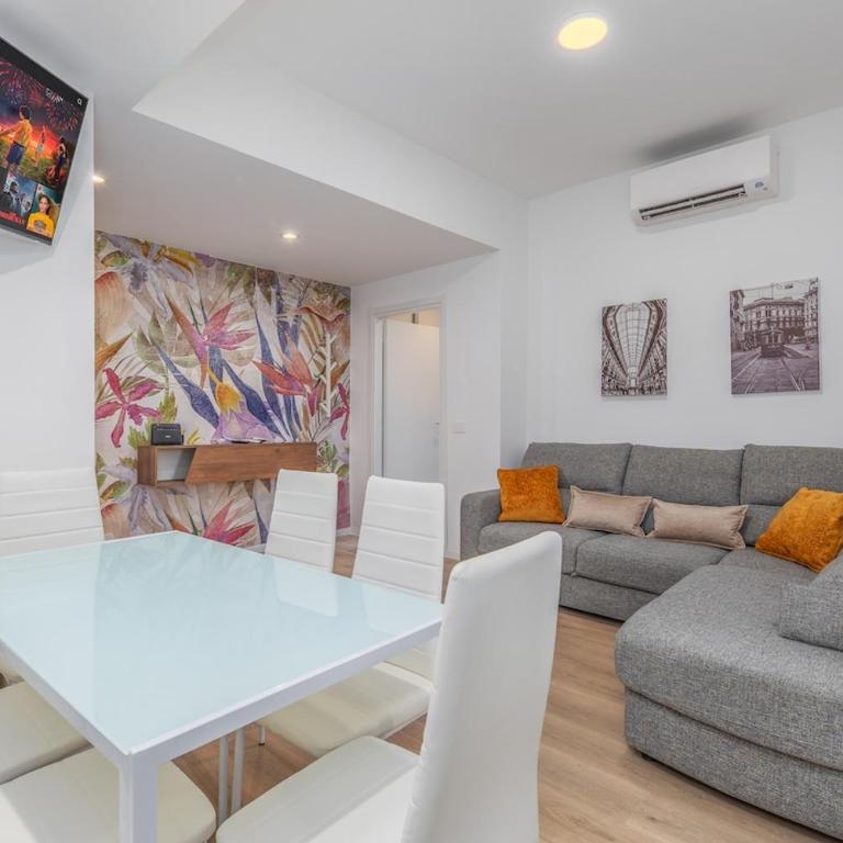 10 min to Malpensa Express, Air Conditioning - Three-Bedroom Apartment - 13