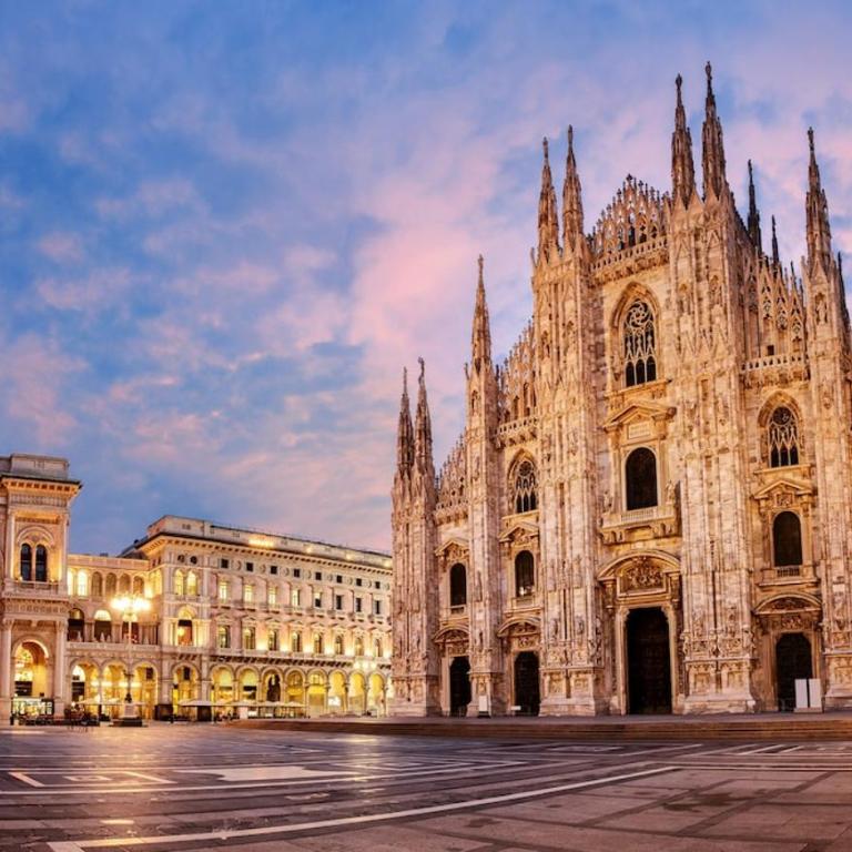 10 min to Malpensa Express, Air Conditioning - Three-Bedroom Apartment - 32