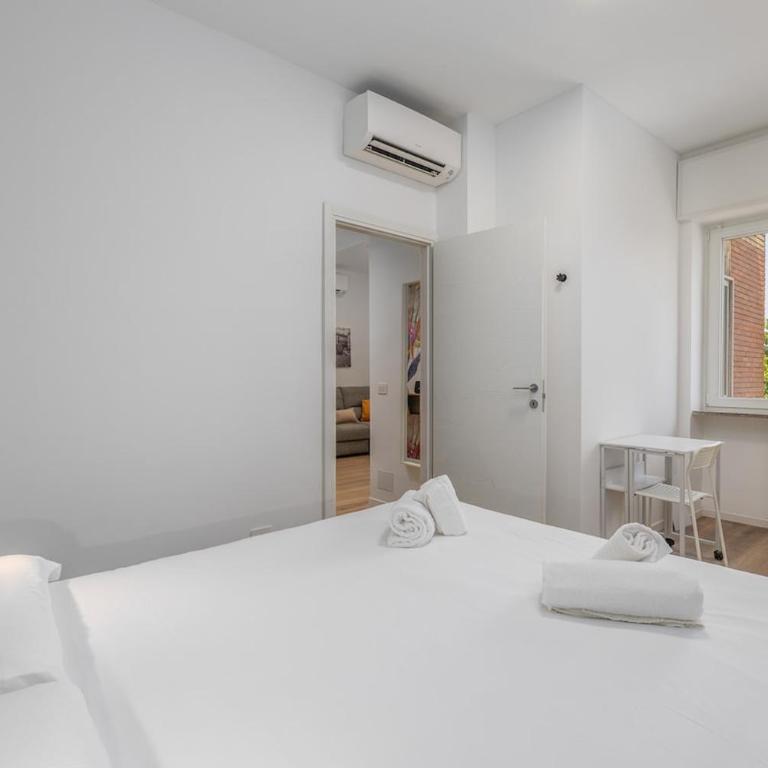 10 min to Malpensa Express, Air Conditioning - Three-Bedroom Apartment - 26