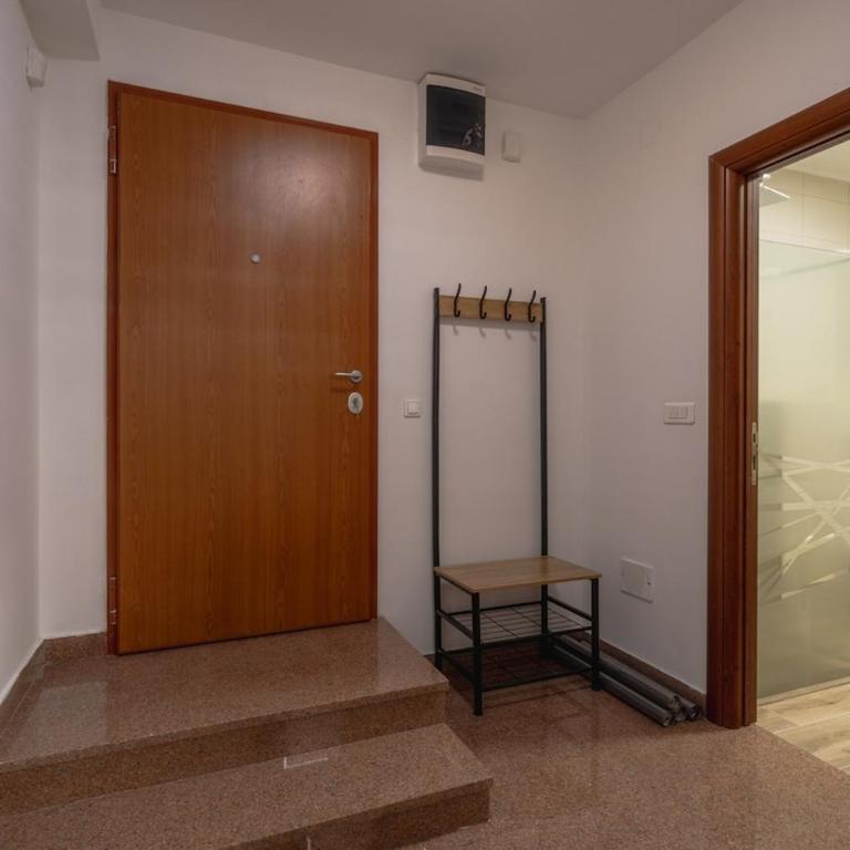 Quiet 1 BDR next to the Cathedral - One-Bedroom Apartment - 19