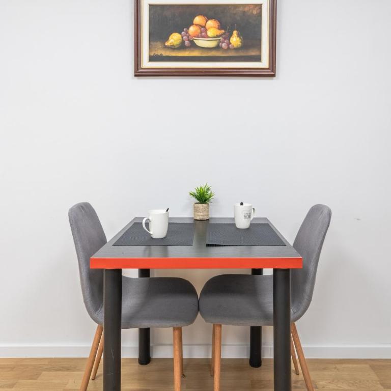 Quiet 1 BDR next to the Cathedral - One-Bedroom Apartment - 26