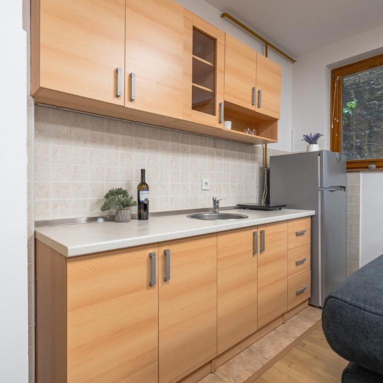 Quiet 1 BDR next to the Cathedral - One-Bedroom Apartment - 29