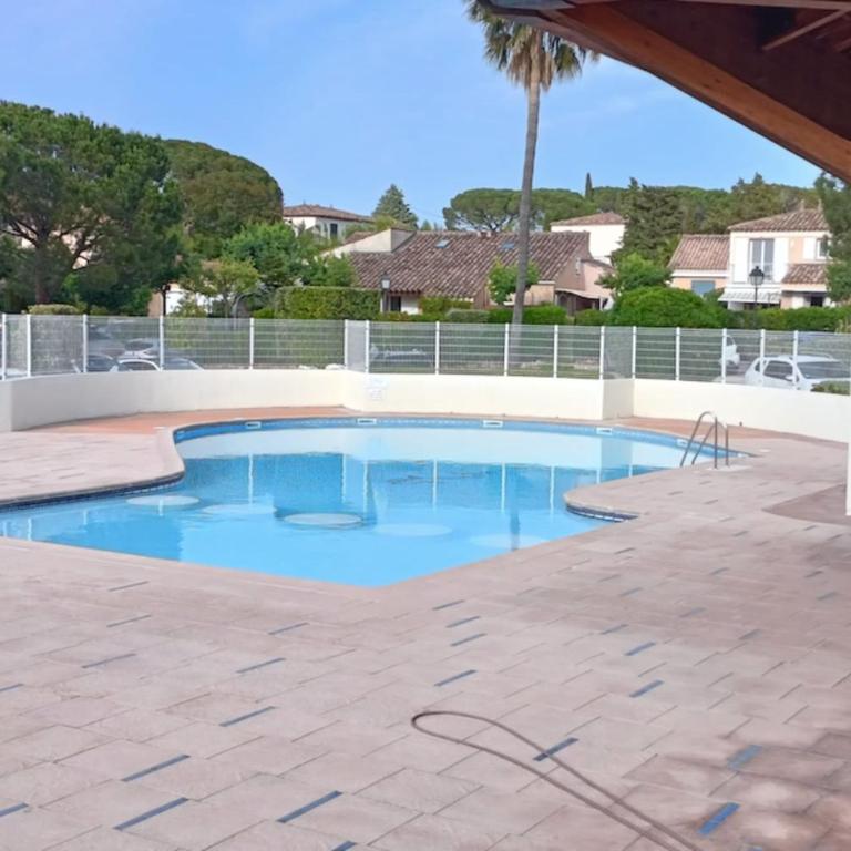 Small House With Garden - Residence With Pool - Casa Vacanze - 1