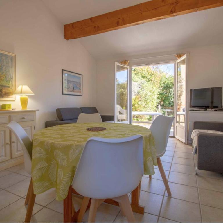 Small House With Garden - Residence With Pool - Casa Vacanze - 2