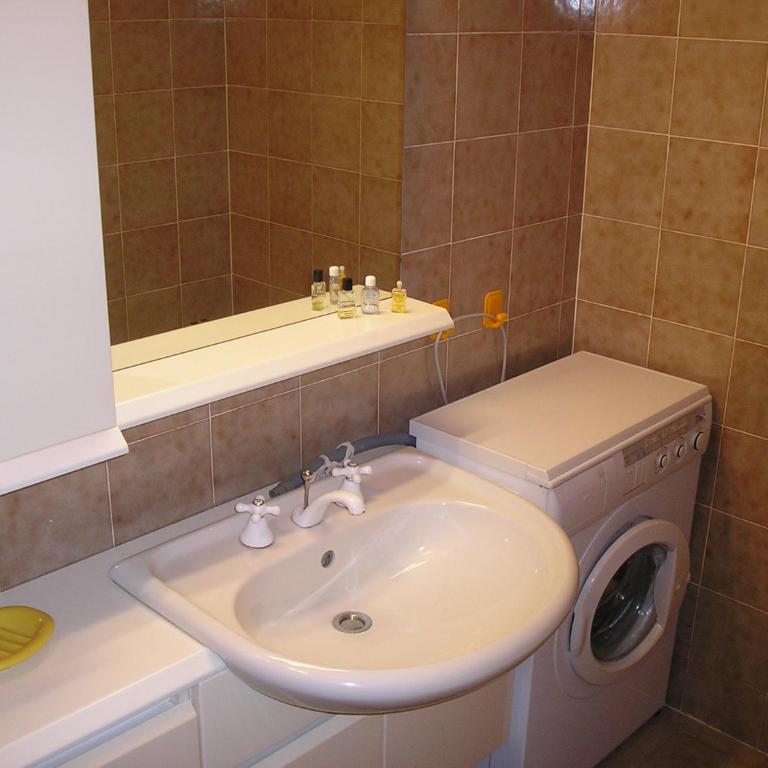 GallyBi - Appartamento con 2 Camere da Letto - 2