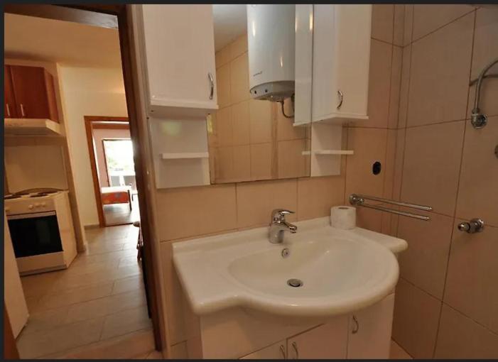 Villa Lučica - Two-Bedroom Apartment with Sea View - 10