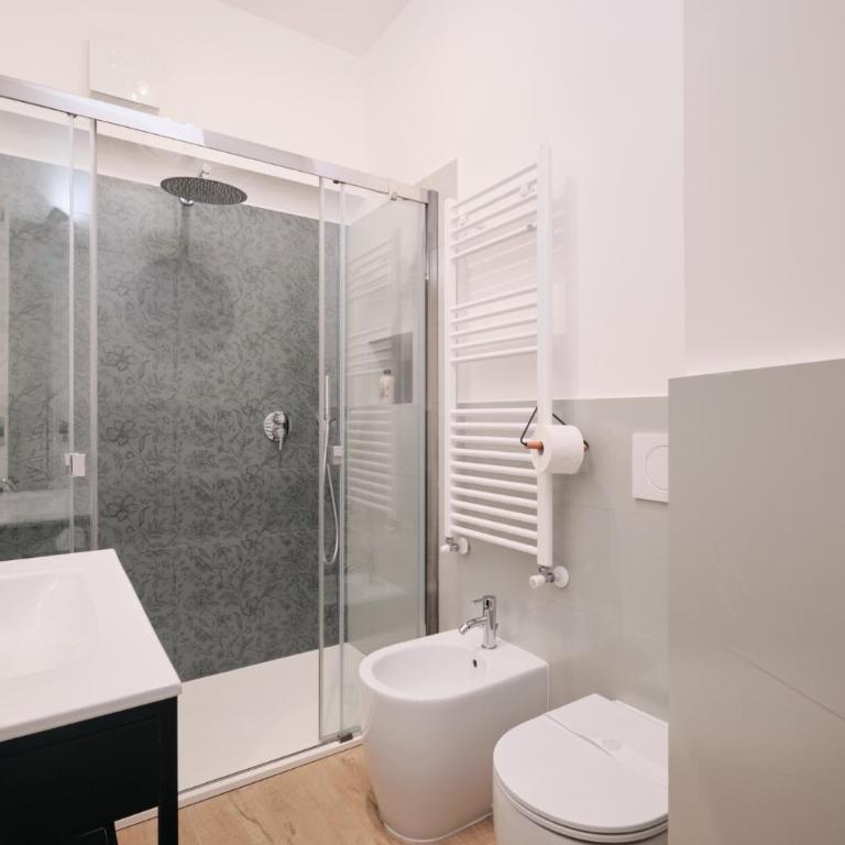 Pop Domus Guest House o Affittacamere - Camera Matrimoniale con Bagno Privato - 13