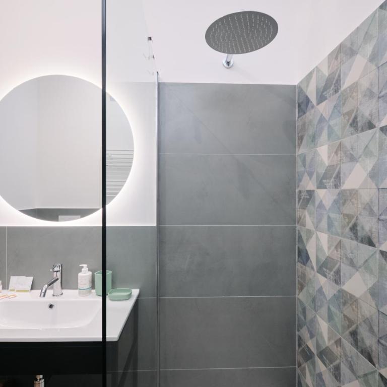 Pop Domus Guest House o Affittacamere - Camera Matrimoniale con Bagno Privato - 16