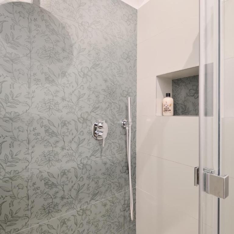 Pop Domus Guest House o Affittacamere - Camera Matrimoniale con Bagno Privato - 29