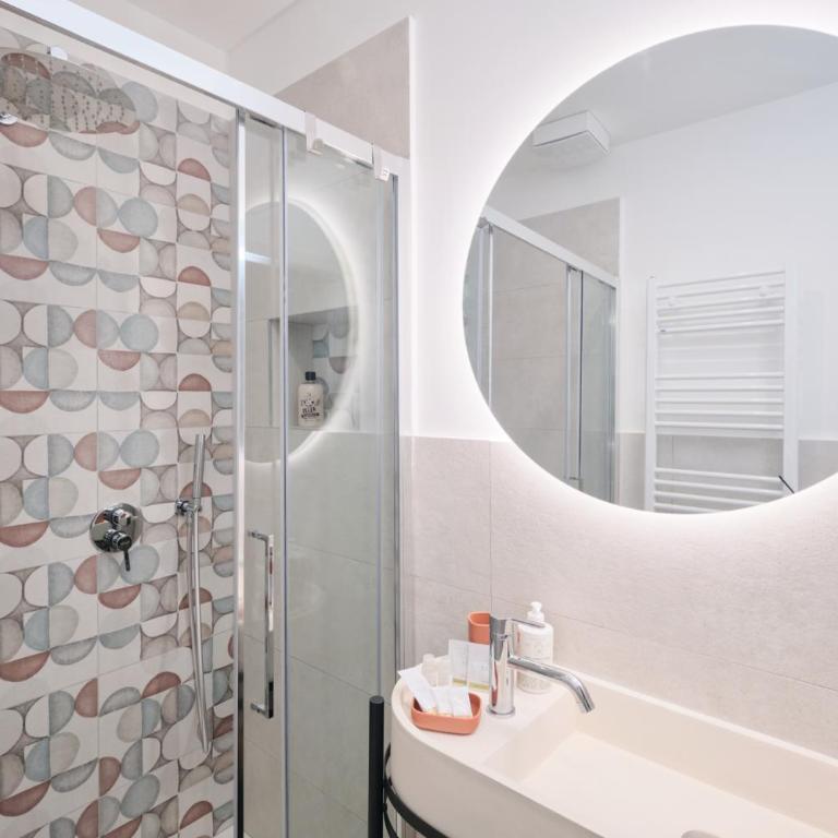 Pop Domus Guest House o Affittacamere - Camera Matrimoniale con Bagno Privato - 26