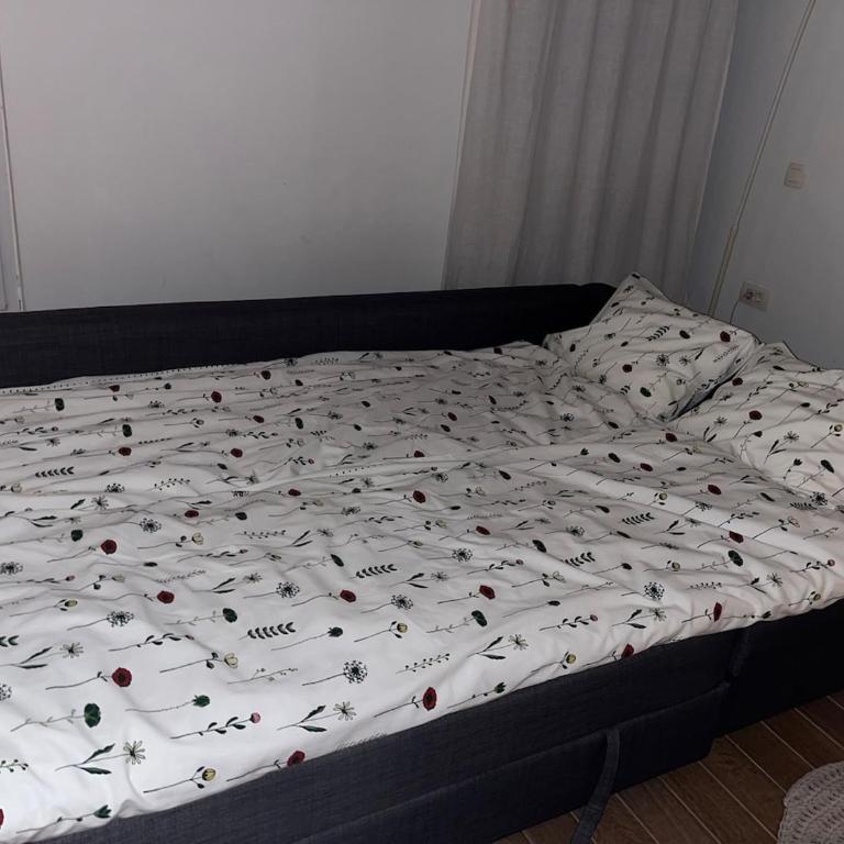 Ideally located designer flat - One-Bedroom Apartment - 14