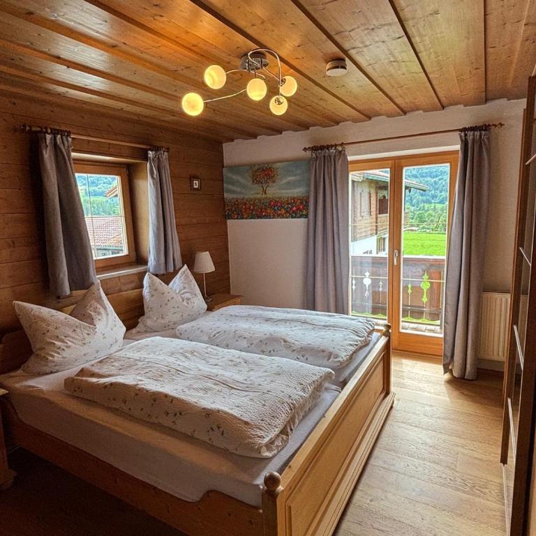 Gästehaus Binderlehen - Apartment mit 1 Schlafzimmer, Balkon und Bergblick - 2