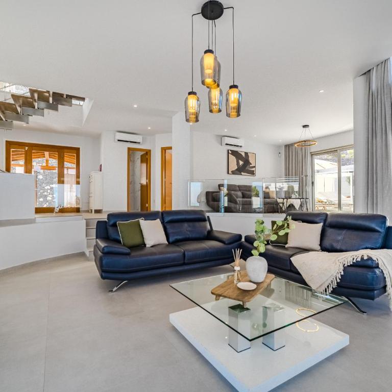 Casa Roque del Mar Private Villa with Heated Saltwater Pool, Jacuzzi & Ocean Views - Villa - 15