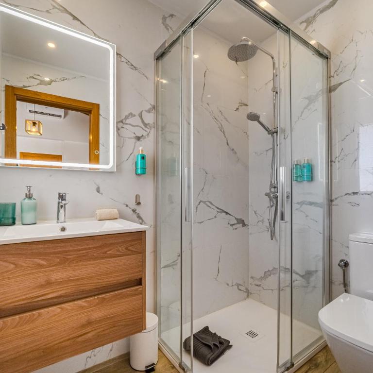 Casa Roque del Mar Private Villa with Heated Saltwater Pool, Jacuzzi & Ocean Views - Villa - 40