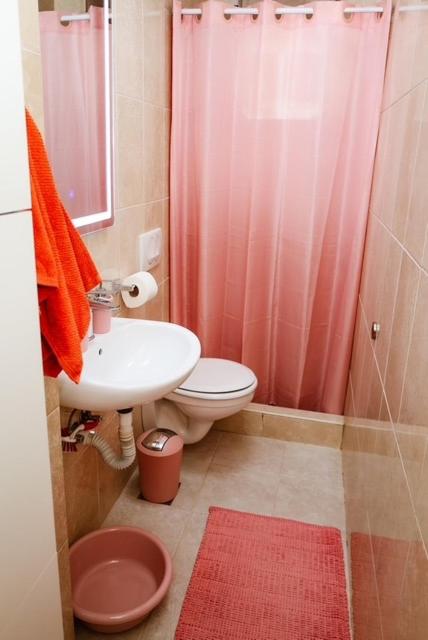 One Bedroom Apartment S - One-Bedroom Apartment - 9
