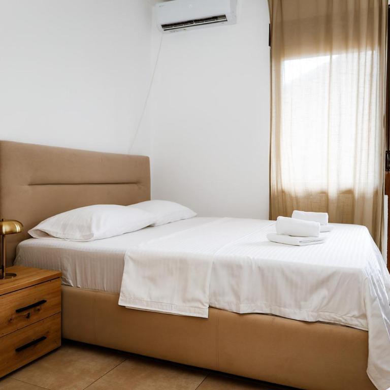 One Bedroom Apartment S - One-Bedroom Apartment - 8