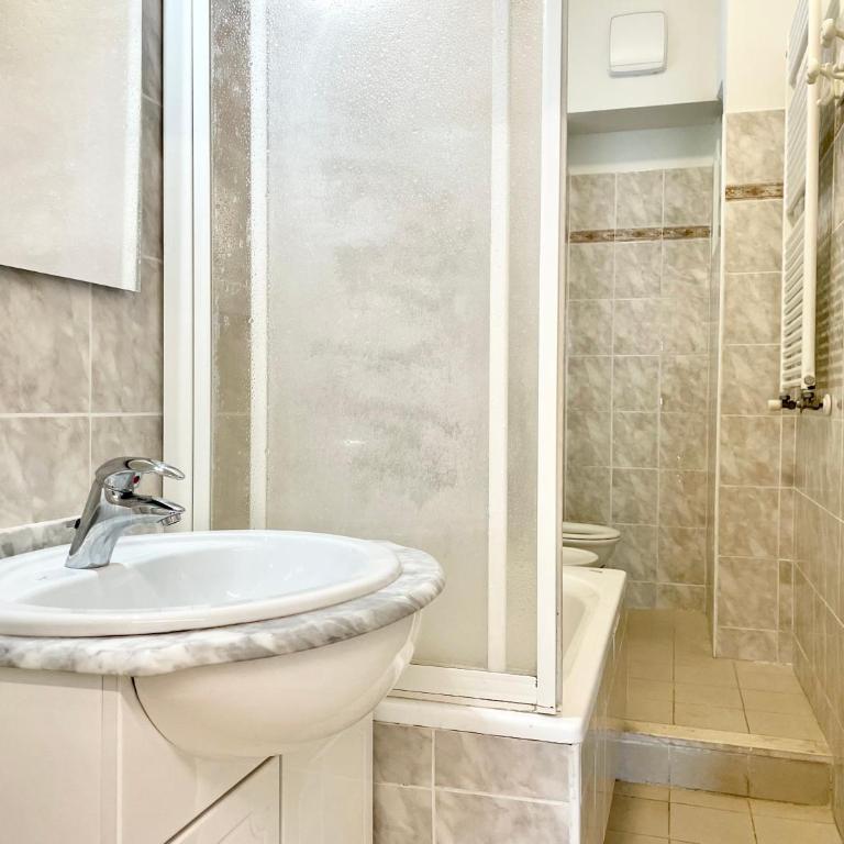 Nel cuore di Riccione ad un passo dal Mare - Apartment - 19