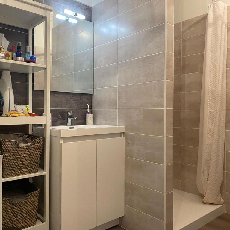 Appartement plein centre à 50m de la plage - Apartment mit 1 Schlafzimmer - 9