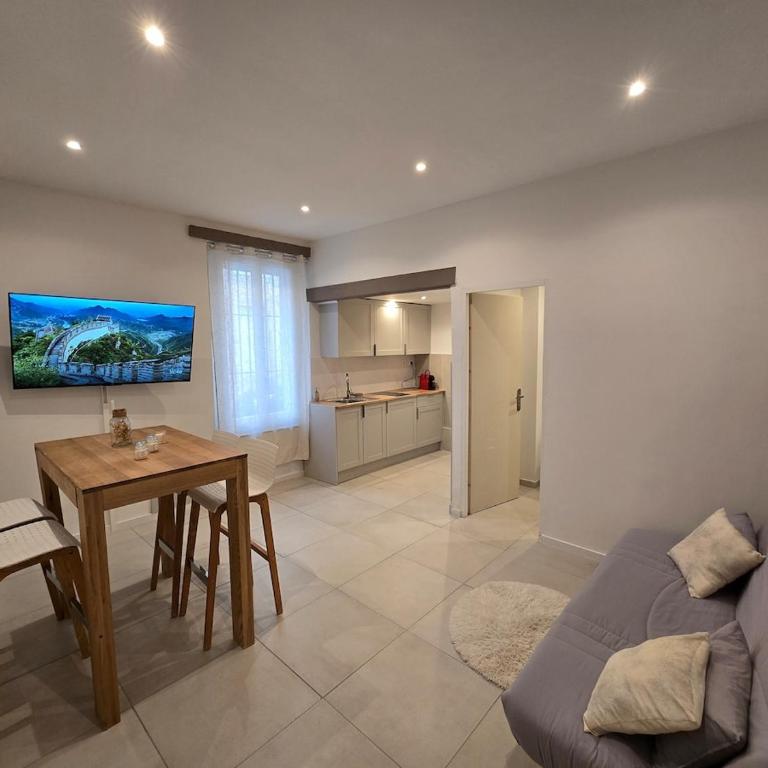 studio proche des arènes - One-Bedroom Apartment - 1