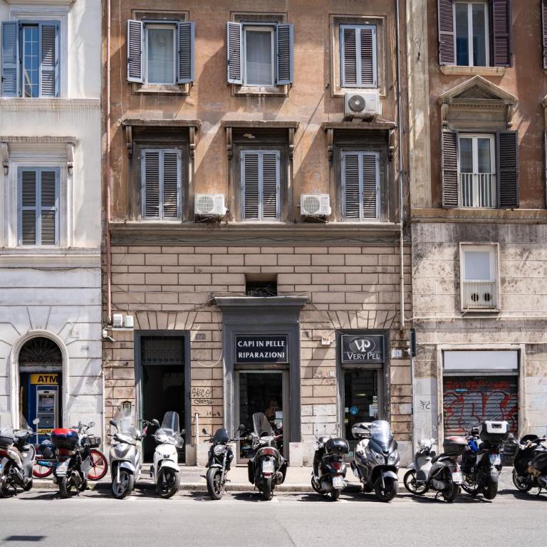 The Roman Retreat - 2BDR Colosseum Monti district - Appartamento con 2 Camere da Letto - 40