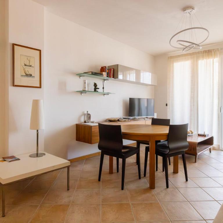 Lucherini 12 - Grande Appartamento Centro - Appartamento con 2 Camere da Letto e Terrazza - 2